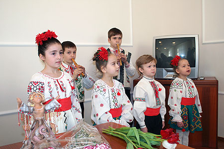 Дети Приднестровья поздравляют Президента с праздником Мэрцишор 2008