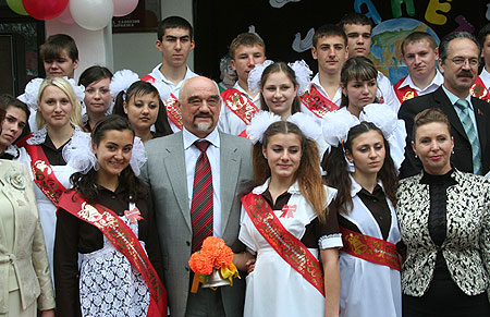 Президент и школьники Приднестровья