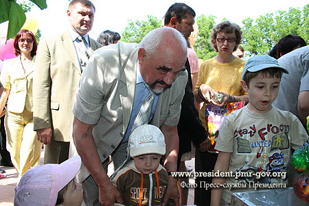 Президент и маленькие Приднестровцы